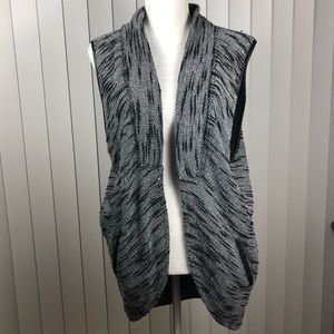 Tart Grey/Blk/Wht sweater in large